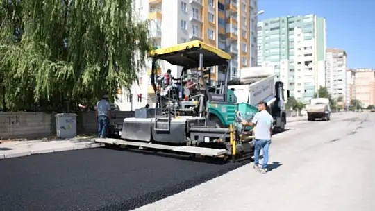 Altınoluk Mahallesi'nde asfalt çalışması