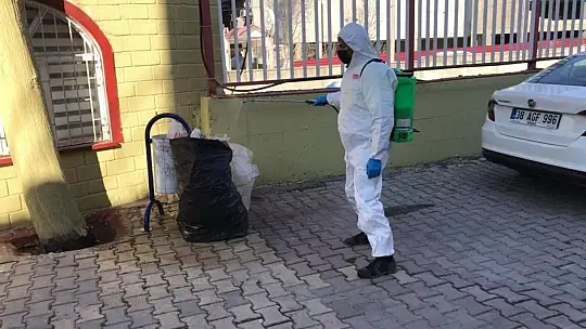 Afet bölgesinde dezenfekte ve ilaçlama çalışması yapıldı