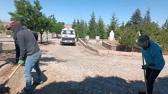 Mezarlıklar bayram ziyareti için hazır