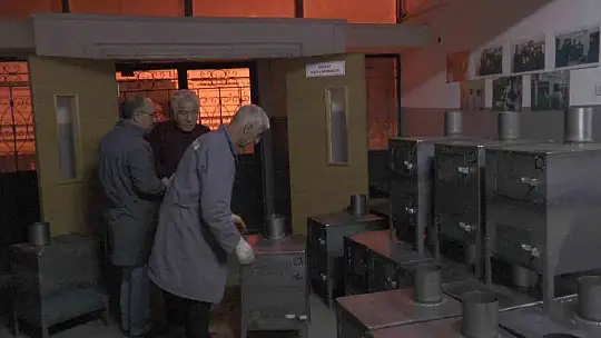 Deprem bölgesine soba yapıyorlar