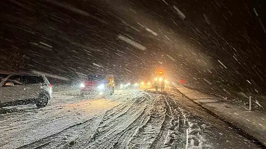 Kar yağışı ulaşımı olumsuz etkiledi