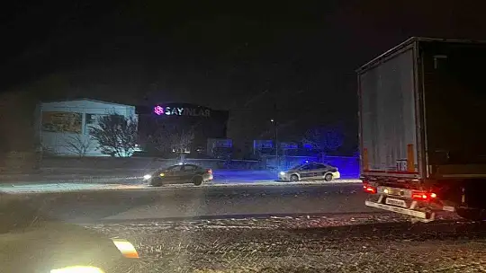 Kar yağışı ulaşımı olumsuz etkiledi