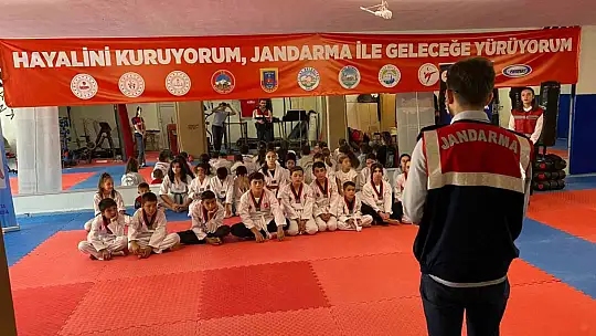Jandarmadan Taekwondo öğrencilerine eğitim