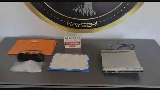 Oto teybinde uyuşturucu ticareti