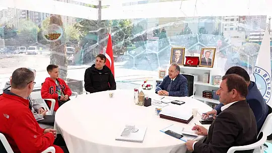 Başkanla şeffaf oda bir yaşında!