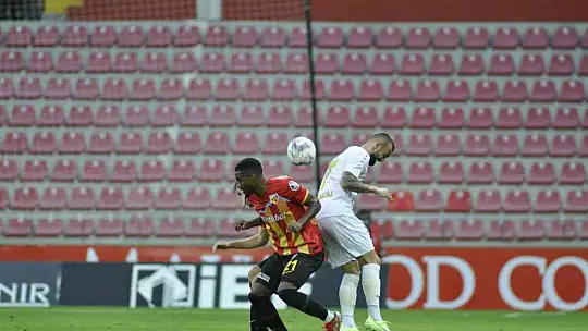 Spor Toto Süper Lig: Kayserispor: 1 - İstanbulspor: 0 (İlk Yarı)