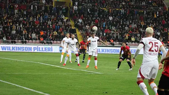 Spor Toto Süper Lig: Kayserispor: 0 - Galatasaray: 0 (Maç devam ediyor)