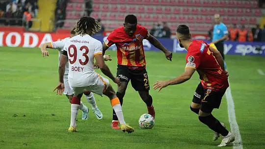 Spor Toto Süper Lig: Kayserispor: 0 - Galatasaray: 0 (Maç devam ediyor)