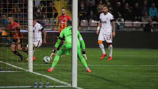 Spor Toto Süper Lig: Kayserispor: 0 - Galatasaray: 0 (Maç devam ediyor)