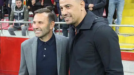 Spor Toto Süper Lig: Kayserispor: 0 - Galatasaray: 0 (Maç devam ediyor)