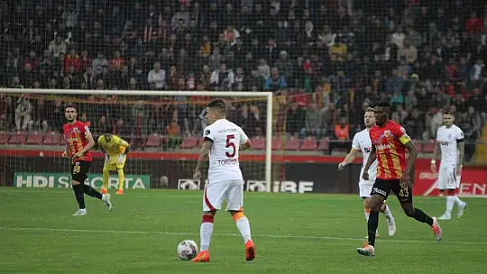 Spor Toto Süper Lig: Kayserispor: 0 - Galatasaray: 0 (Maç devam ediyor)