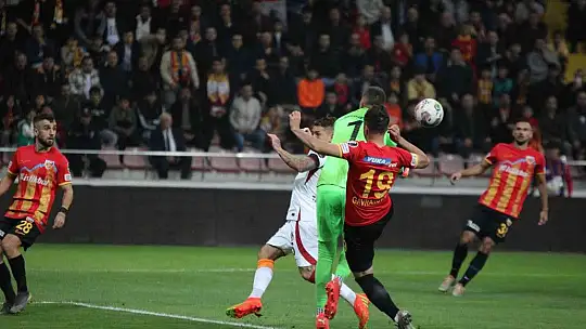 Spor Toto Süper Lig: Kayserispor: 0 - Galatasaray: 0 (Maç devam ediyor)