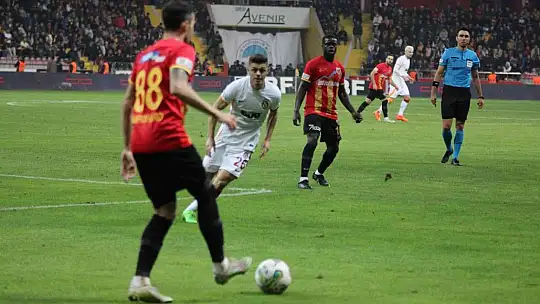 Spor Toto Süper Lig: Kayserispor: 2 - Galatasaray: 1 (Maç sonucu)