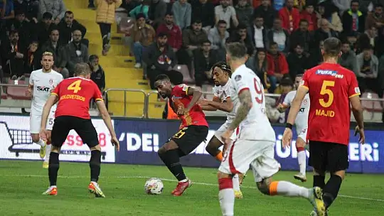 Spor Toto Süper Lig: Kayserispor: 2 - Galatasaray: 1 (Maç sonucu)