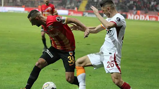 Spor Toto Süper Lig: Kayserispor: 2 - Galatasaray: 1 (Maç sonucu)