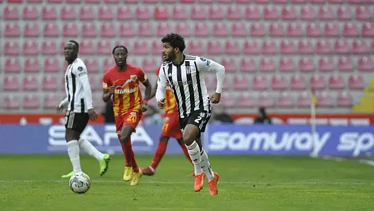 Spor Toto Süper Lig: Kayserispor: 0 - Beşiktaş: 1 (Maç devam ediyor)