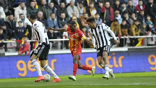 Spor Toto Süper Lig: Kayserispor: 0 - Beşiktaş: 1 (Maç devam ediyor)