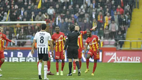 Spor Toto Süper Lig: Kayserispor: 0 - Beşiktaş: 2 (İlk yarı)