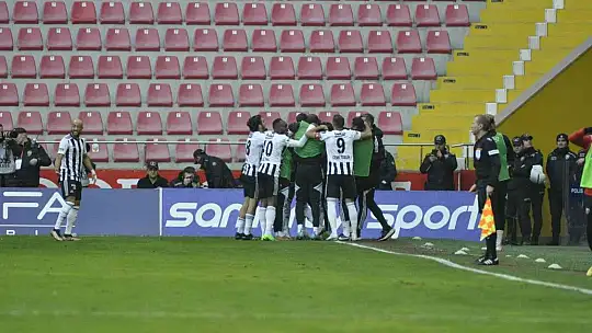 Spor Toto Süper Lig: Kayserispor: 0 - Beşiktaş: 2 (İlk yarı)