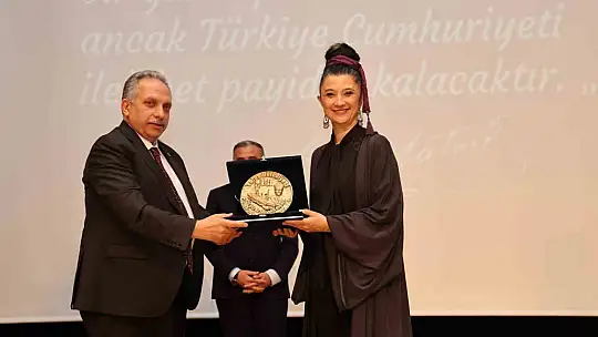 Ata'ya görkemli 'karşılama'