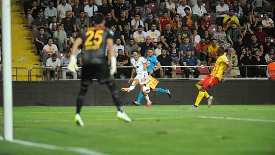 Trendyol Süper Lig: Kayserispor: 0 - Galatasaray: 0 (İlk Yarı)