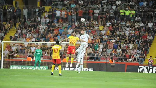 Trendyol Süper Lig: Kayserispor: 0 - Galatasaray: 0 (İlk Yarı)