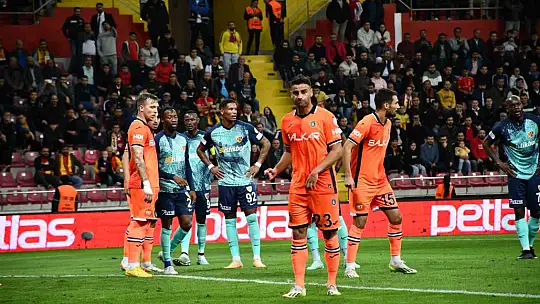 İlk yarıda gol sesi yok