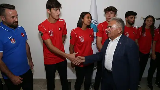 Dünya Kupası'na Kayseri'de hazırlanıyorlar