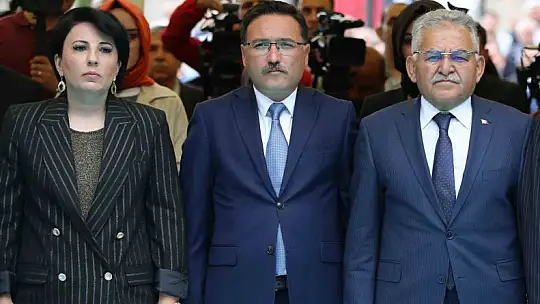 Teşekkür etti...