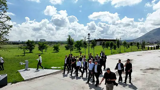 Vali ve Başkan'dan bahçede inceleme...