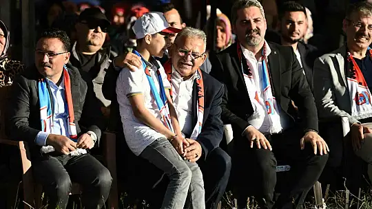 Vali Çiçek ve Başkan Büyükkılıç Akkışla yoğurt şenliğinde vatandaşla bir araya geldi!