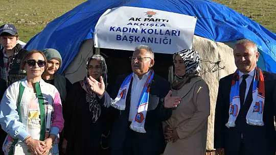 Vali Çiçek ve Başkan Büyükkılıç Akkışla yoğurt şenliğinde vatandaşla bir araya geldi!