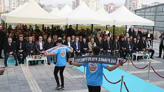 Vali Çiçek ve Başkan Büyükkılıç, ERVA Marifet Spor Kulübü açılış törenine katıldı