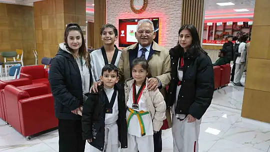 Vali Çiçek ve Başkan Büyükkılıç, ERVA Marifet Spor Kulübü açılış törenine katıldı