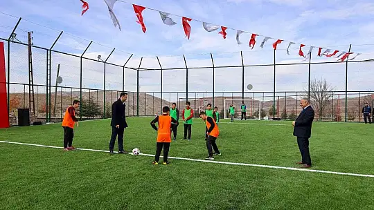 Yahyalı'ya yeni halı saha