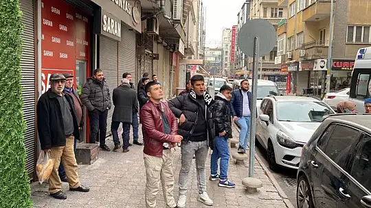 Yangını film gibi izlediler
