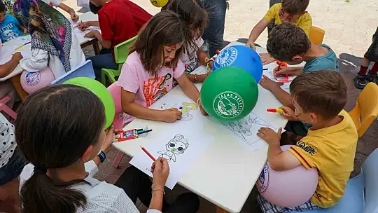Yaz geldi, gezici kütüphane Talas'ta yollara düştü!