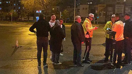 Yeni aldığı otomobiliyle kaza geçirdi