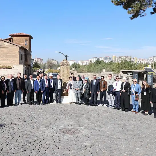 14 ülkeden gelen şair ve yazarlar Talas'ta bir araya geldi!