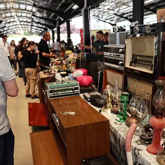 Halı, kilim, tespih, pul… Binlerce antika seni bekliyor!