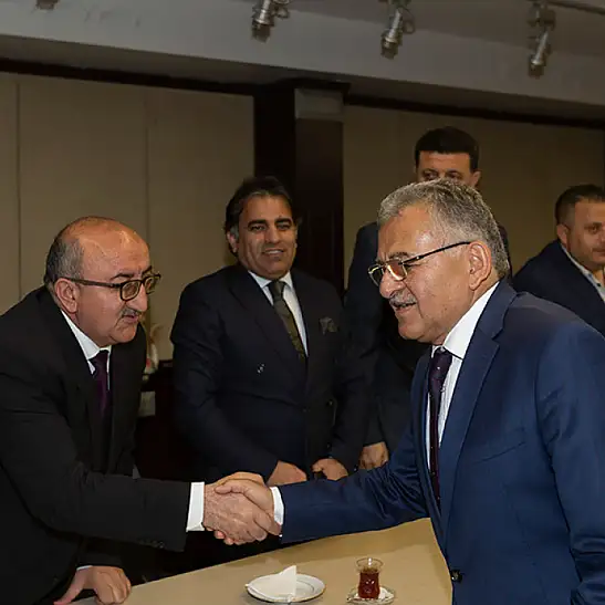 Başkan Kayseri’nin duayen gazetecisi Altınkaya’yı unutmadı!
