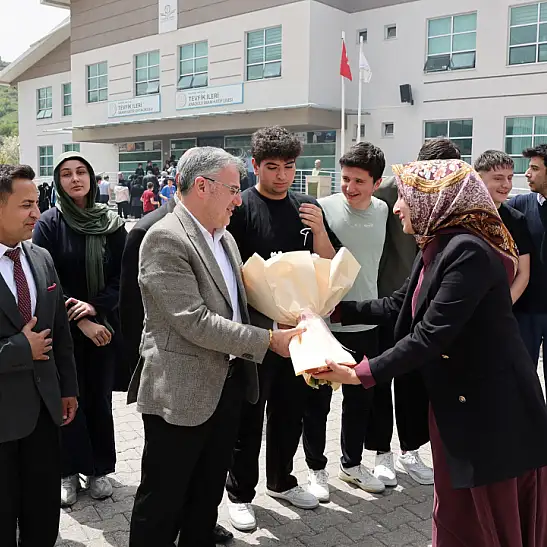 Başkan Özdoğan öğrencilerle bir araya geldi: Kariyer Günleri Buluşması!