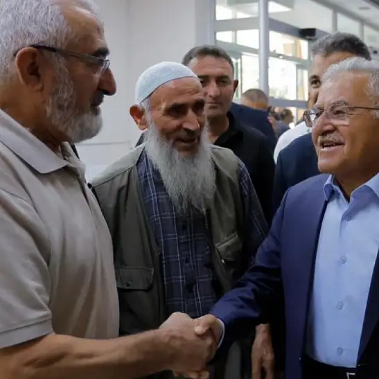 Büyükkılıç muhtarlarla masaya oturdu! İlçeler için yeni değerlendirme