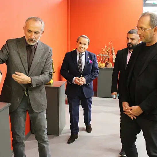 Doğada bulduklarını sanata dönüştürdü