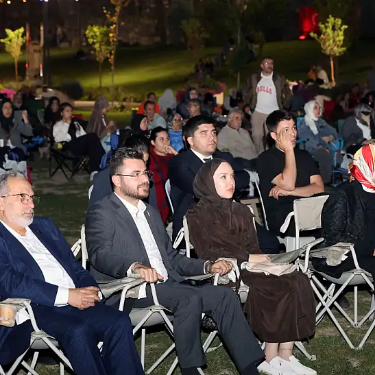 Kayseri’de 'Asırlık Gece' finaline yoğun ilgi! Vatandaşlar açık havada izledi