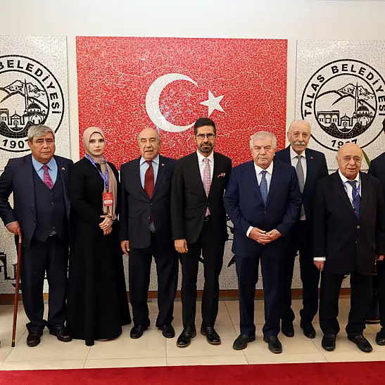 Kayseri’de dikkat çeken buluşma: Türk dünyasının şair ve yazarları kente geldi