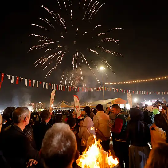 Kayseri’de festival gecesi böyle geçti! Herkes gökyüzüne baktı