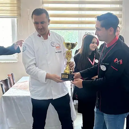 Kayseri'de gençler glutensiz lezzet için yarıştı!