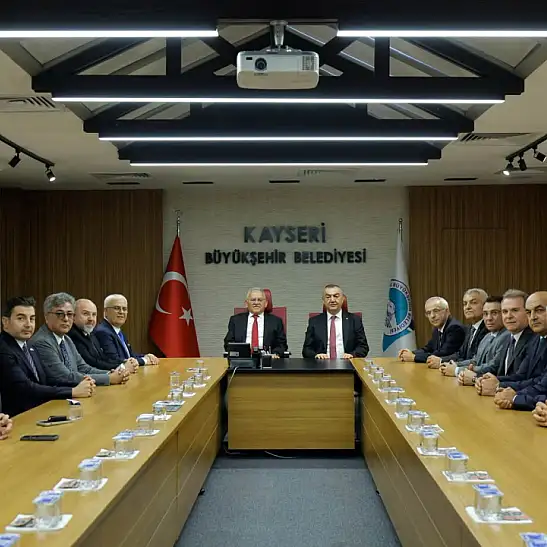 Kayseri'de iki odanın başkanı yeniden seçildi! Sonrasında dikkat çeken görüşme