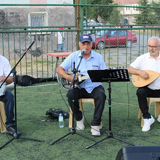 Kayseri'de konser: Mahalleliler koro oluşturdu!